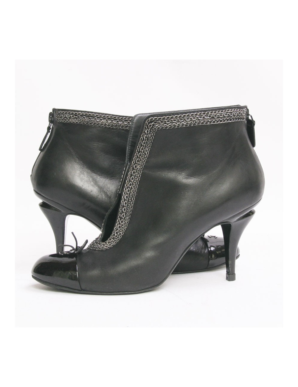 Boots CHANEL T 39 cuir d'agneau noir et chaînettes argent