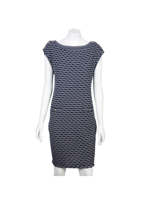 Robe CHANEL T 40 sans manches 