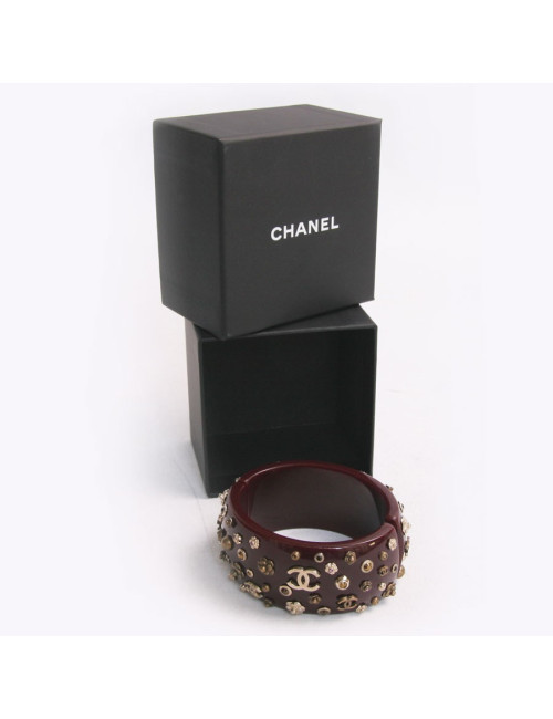 Manchette CHANEL bordeaux incrustée de camélias dorés