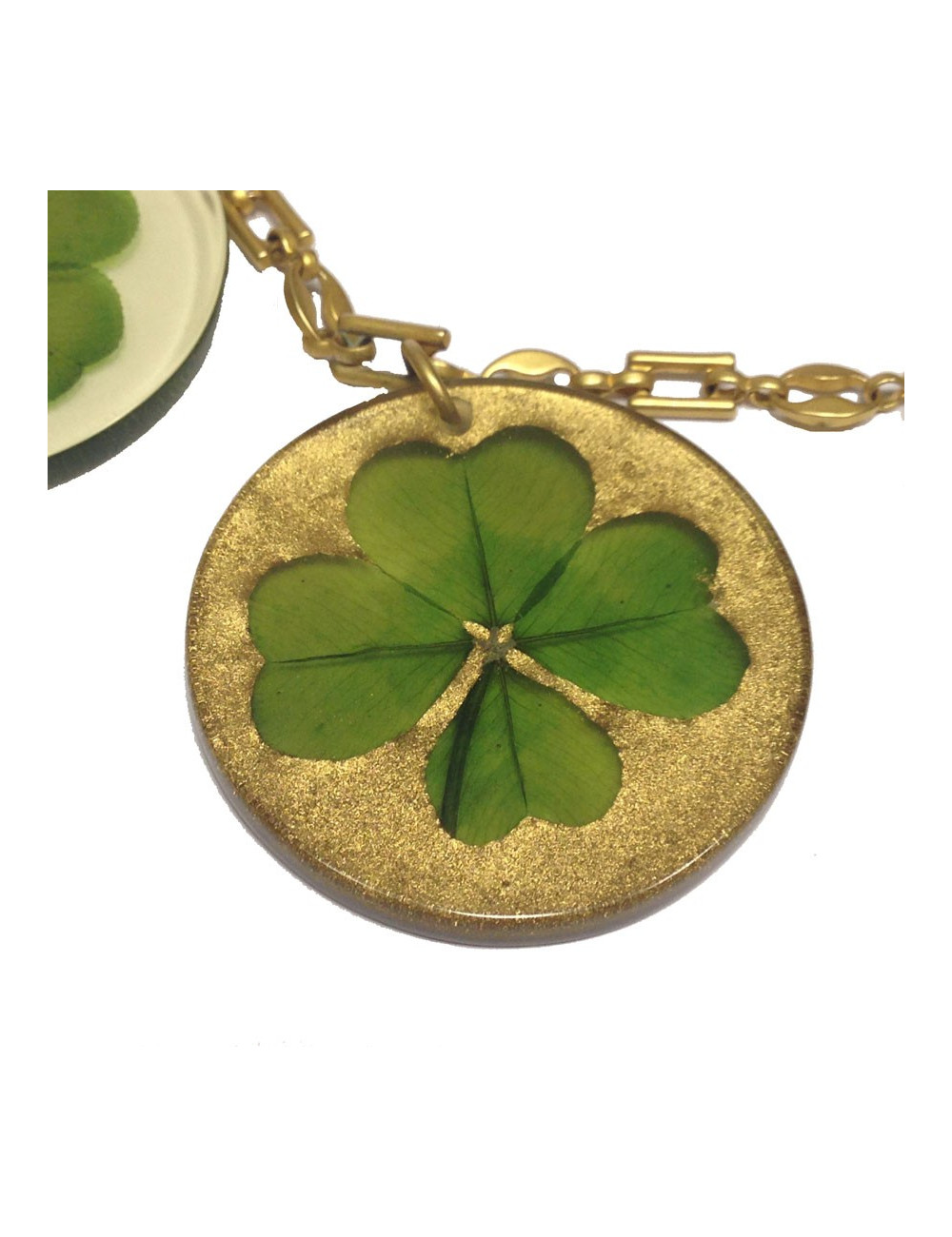 Collier CHANEL en plexiglas incrusté de trèfles