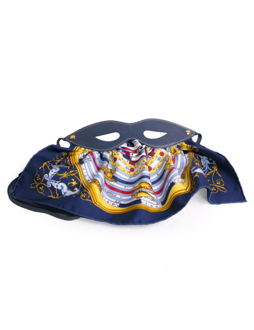Cache-visage HERMES  en foulard de soie et cuir