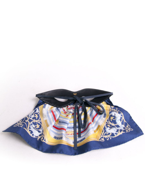 Cache-visage HERMES  en foulard de soie et cuir