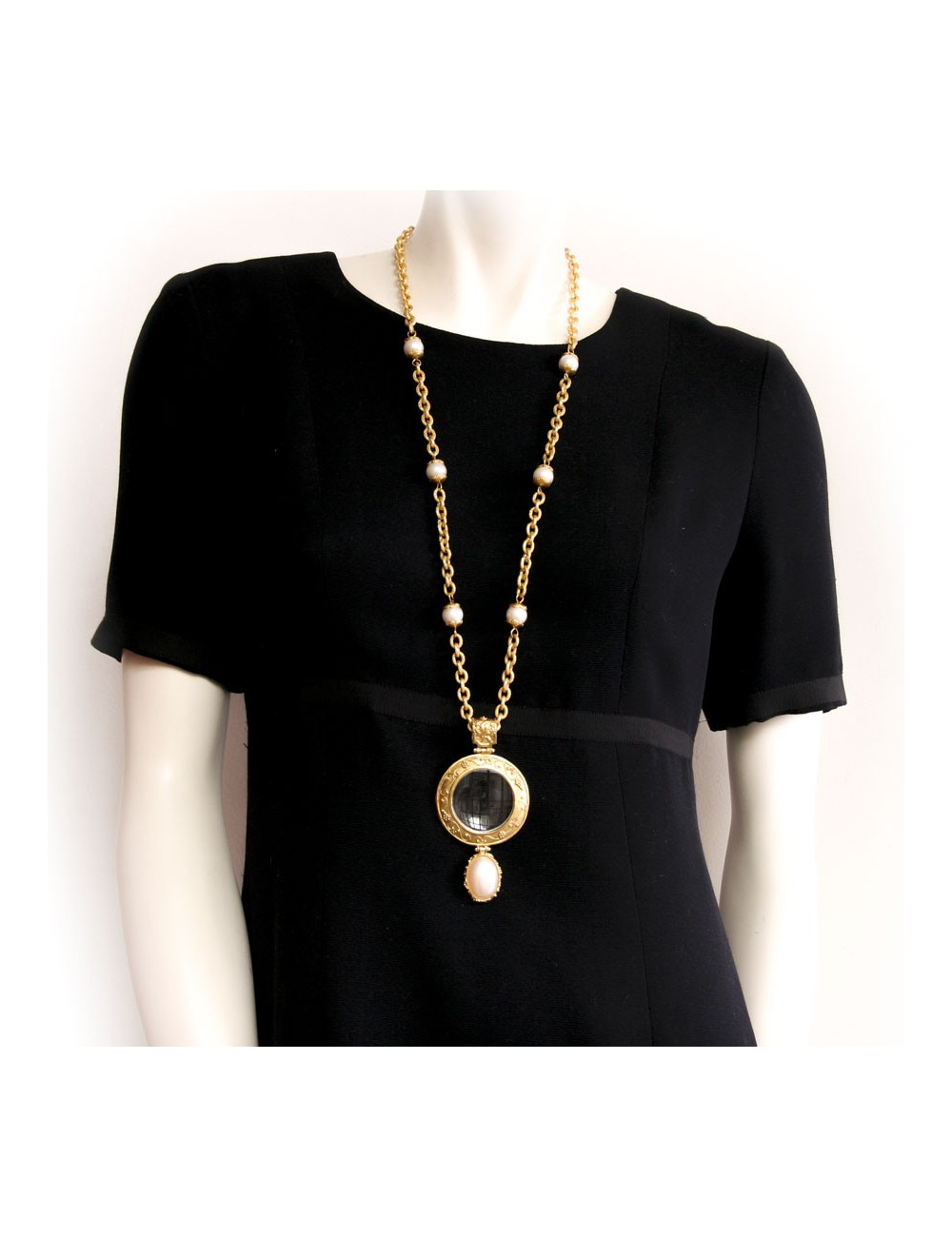 Sautoir "loupe" CHANEL couture A 96 