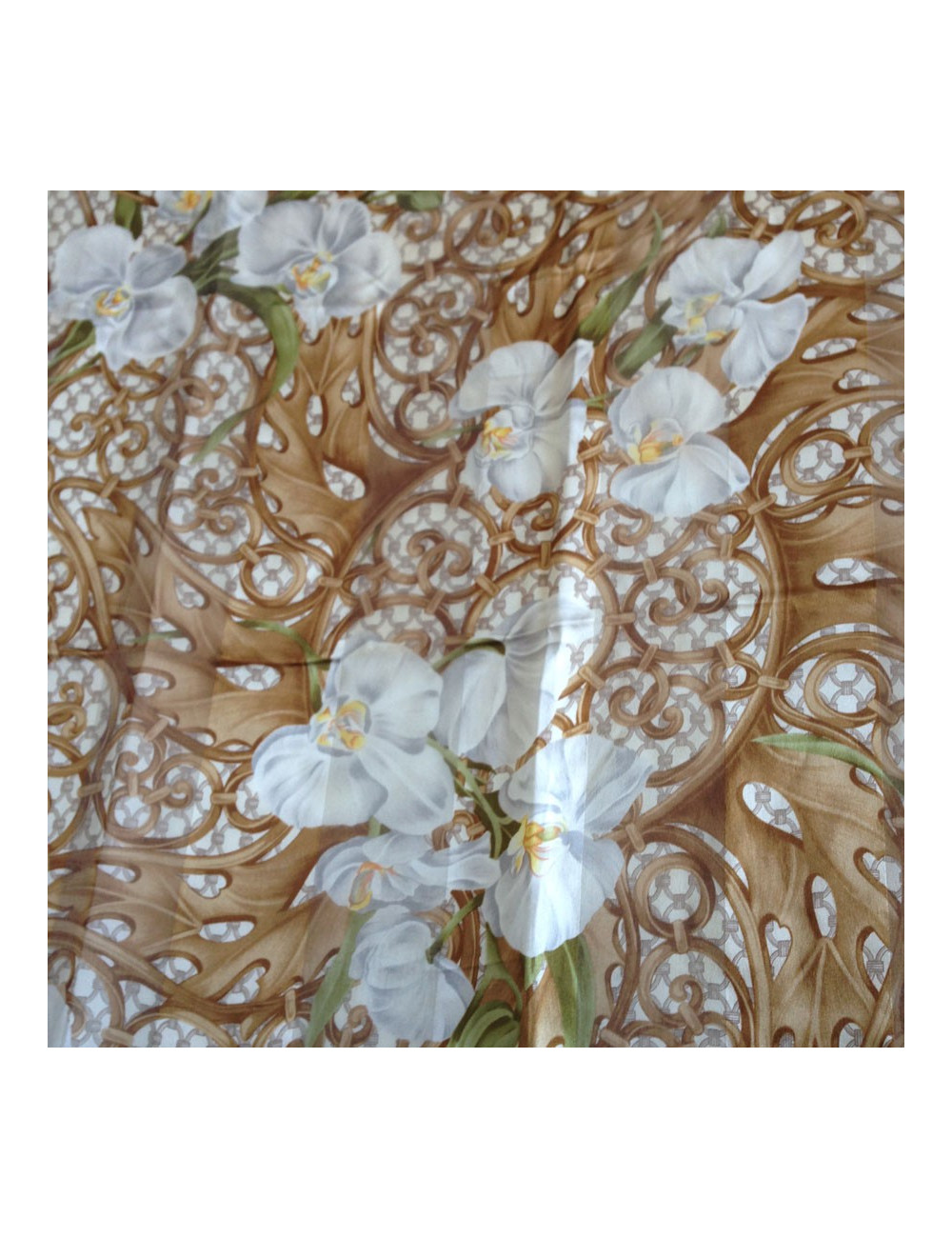 Carré Christian Dior en soie fleurie vintage