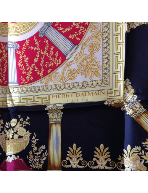 Carré de soie Pierre BALMAIN
