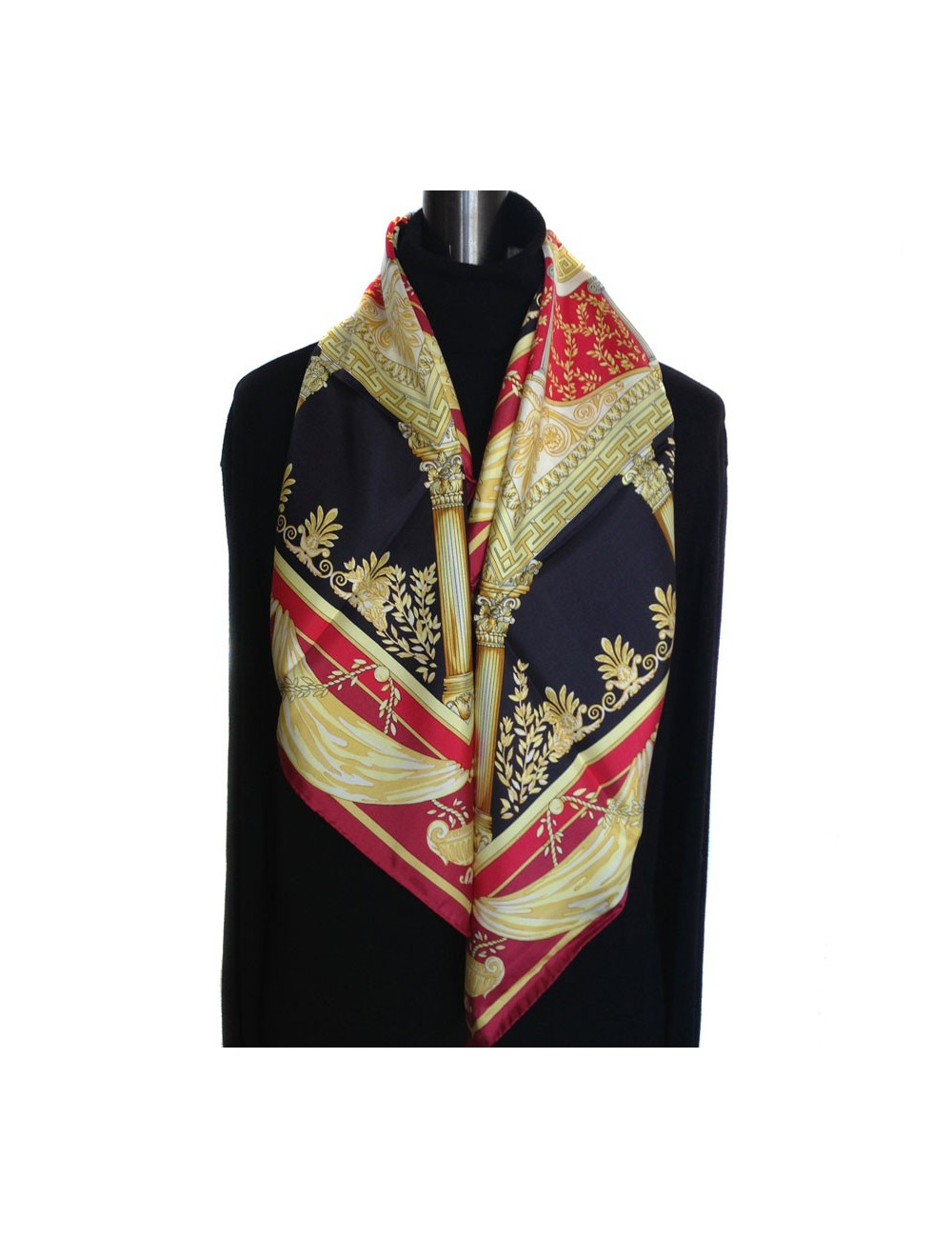 Carré de soie Pierre BALMAIN