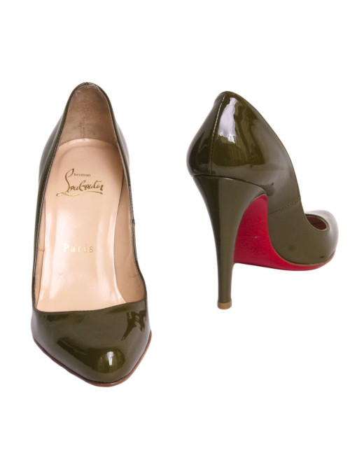 Escarpins LOUBOUTIN T 36 vernis vert kaki