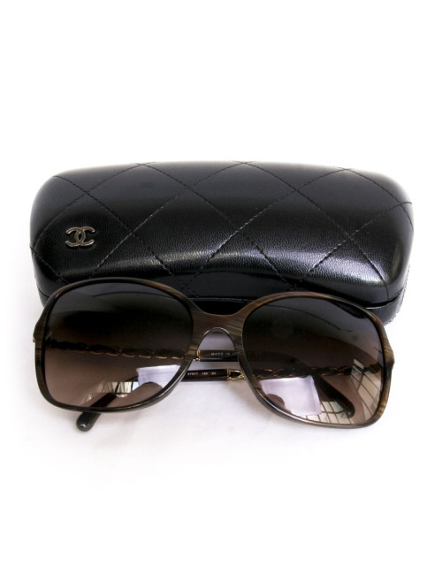 Lunettes de soleil CHANEL marron façon bois 