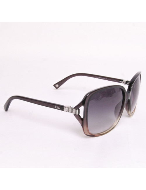 Lunettes de soleil DIOR larges 