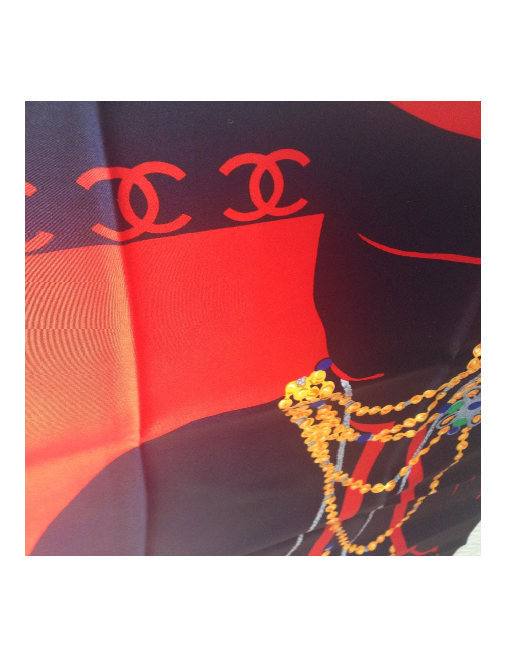 Carré de soie CHANEL "coco" 