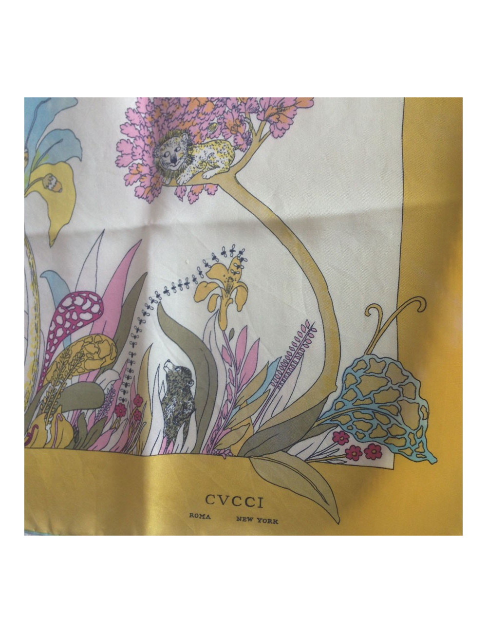 Carré de soie GUCCI vintage