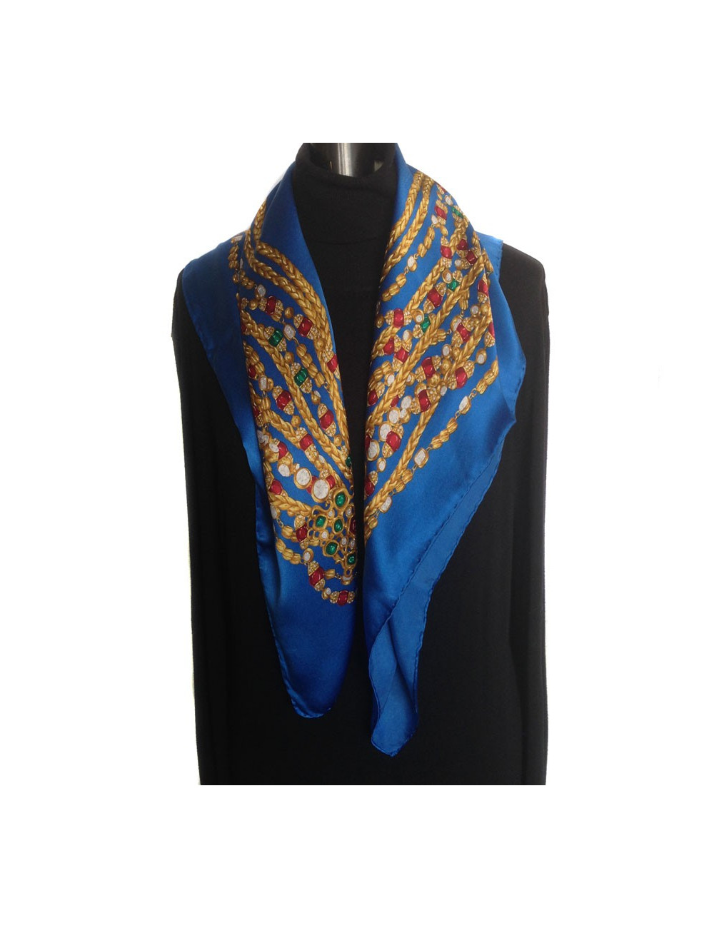 Carré de soie CHANEL bleu bijou