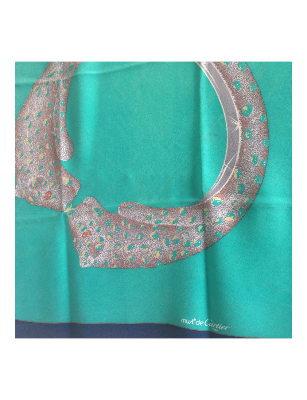 Carré de soie "Must" de CARTIER vert jade vintage