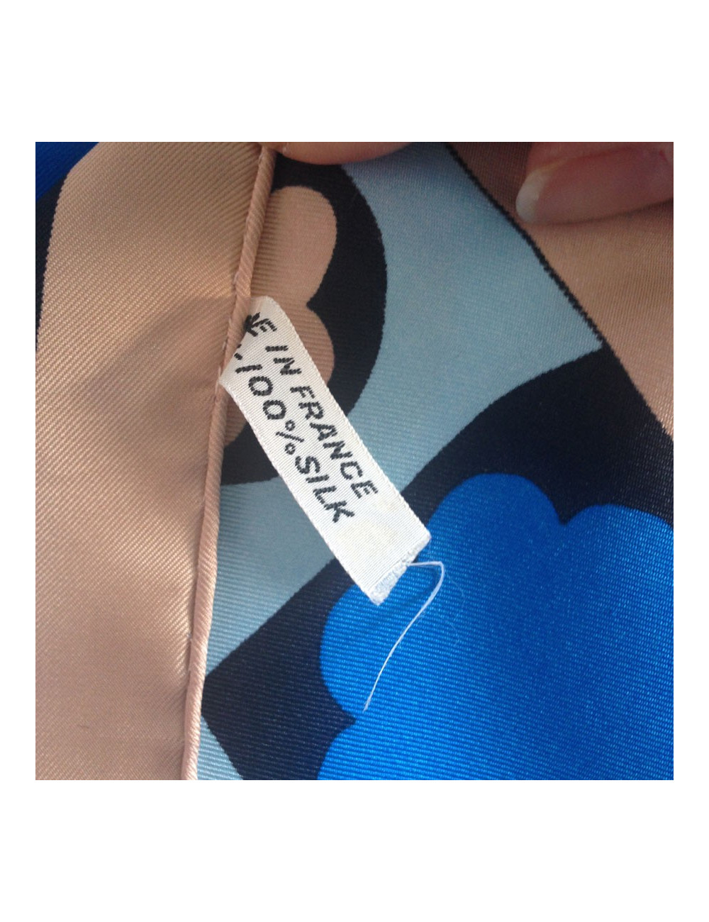 Carré de soie Yves Saint Laurent vintage