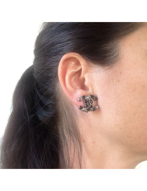 Clips d'oreille CHANEL GM résine noire et brillants