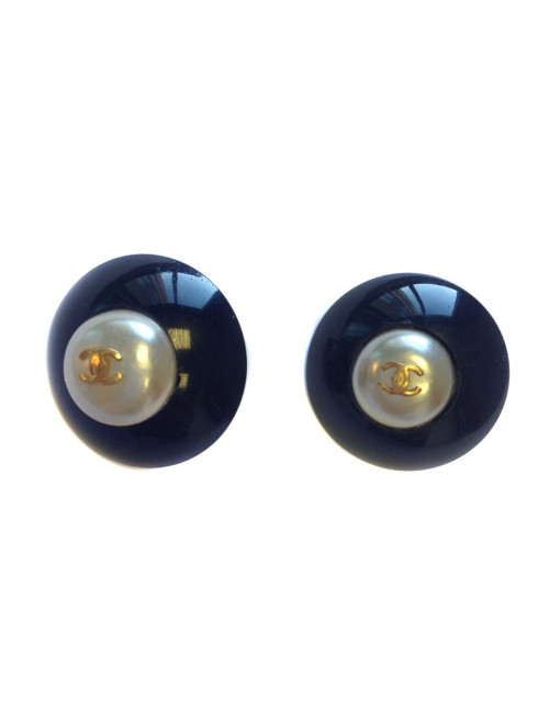 Clips CHANEL noirs et perles nacrées
