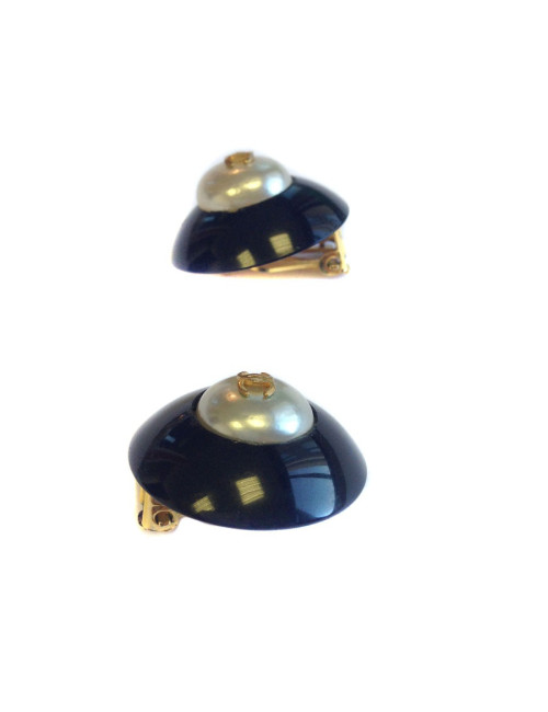 Clips CHANEL noirs et perles nacrées