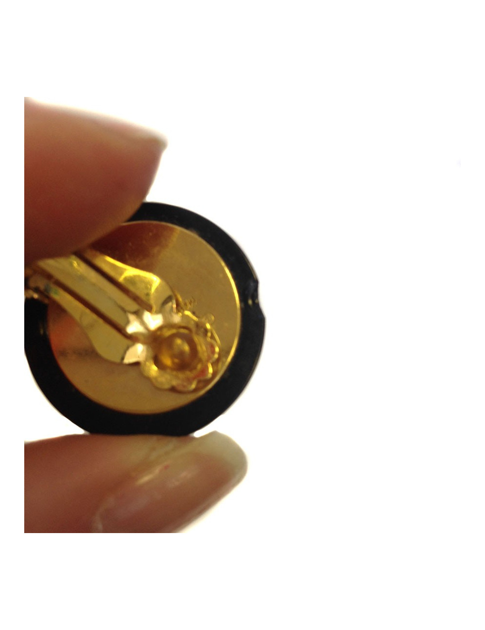 Clips CHANEL noirs et perles nacrées