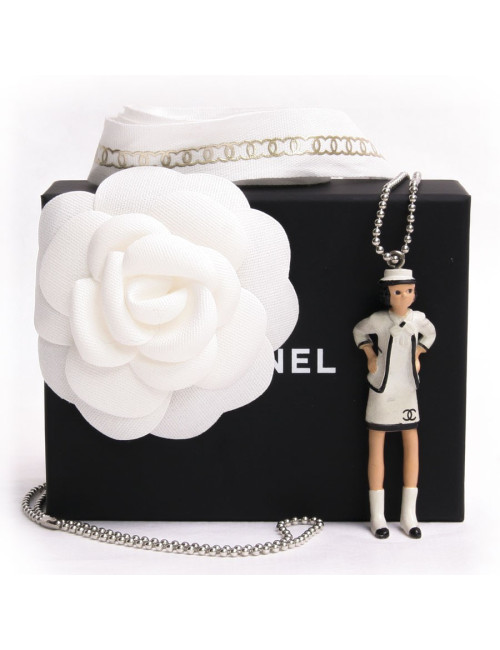 sautoir CHANEL Figurine "COCO"