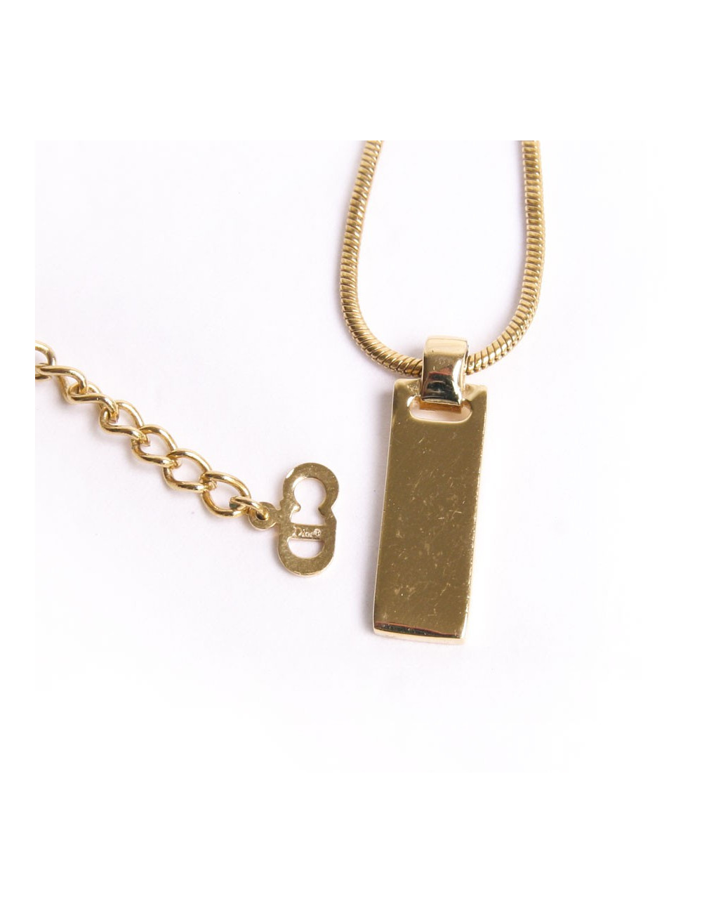 Collier DIOR avec plaque "Dior" dorée