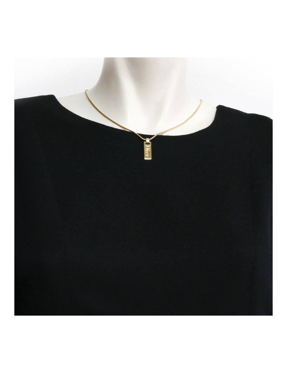 Collier DIOR avec plaque "Dior" dorée