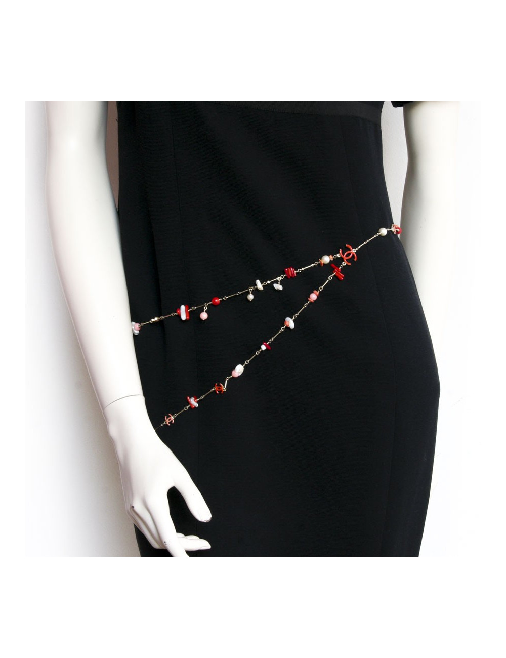 Ceinture sautoir CHANEL en corail et perles nacrées