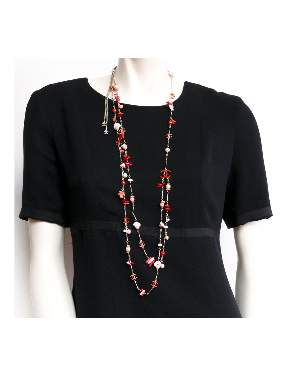 Ceinture sautoir CHANEL en corail et perles nacrées