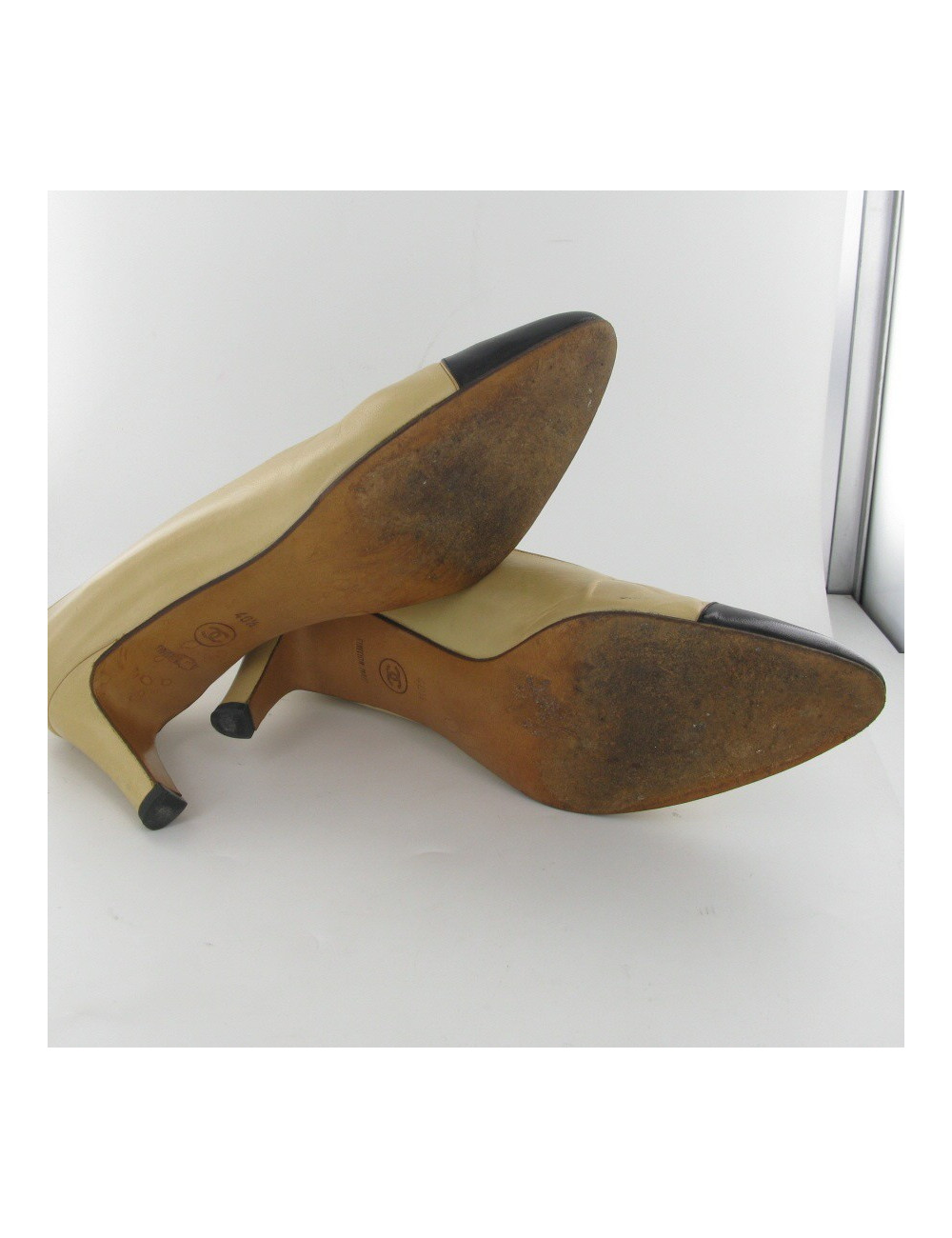 Escarpins bicolores CHANEL