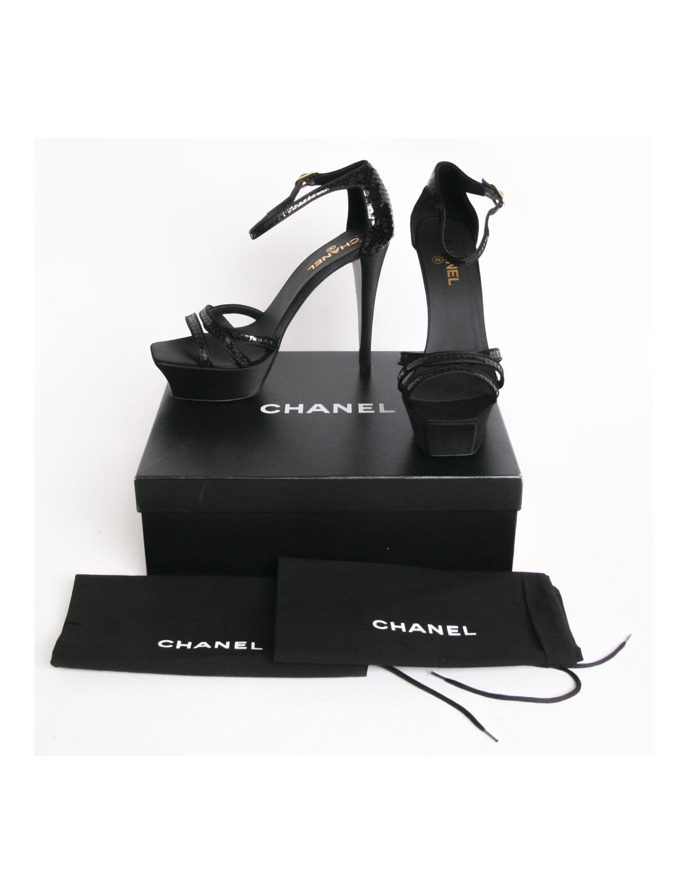 Sandales hautes CHANEL avec plateforme à sequins  et soie noirs 