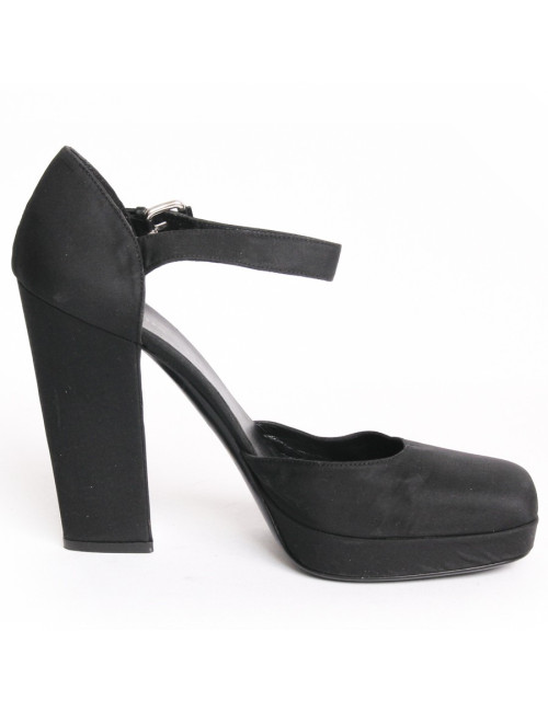 Escarpins PRADA  t 38.5 en satin noir