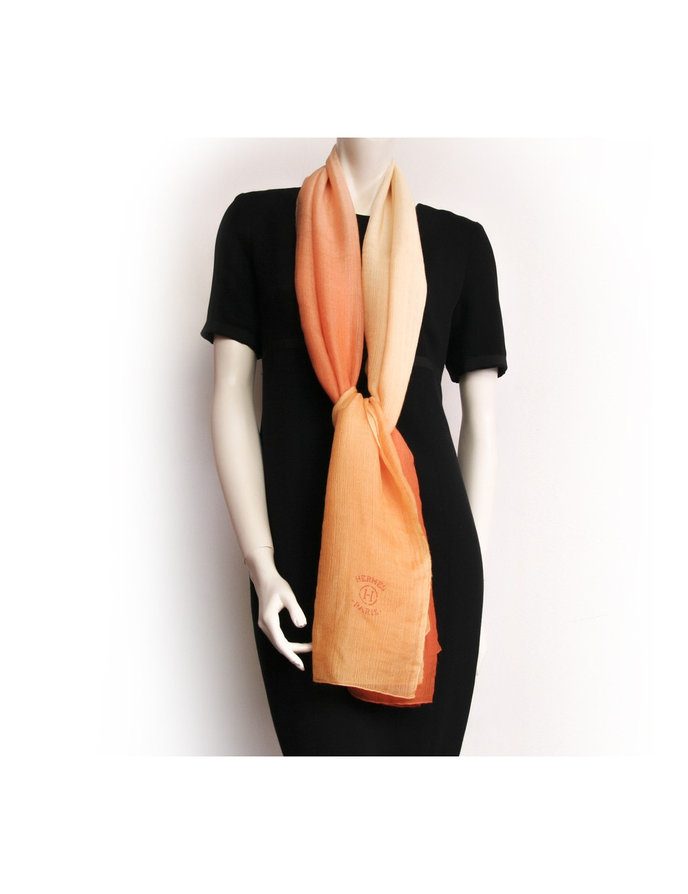 Châle HERMES en cachemire et soie jaune dégradé orange