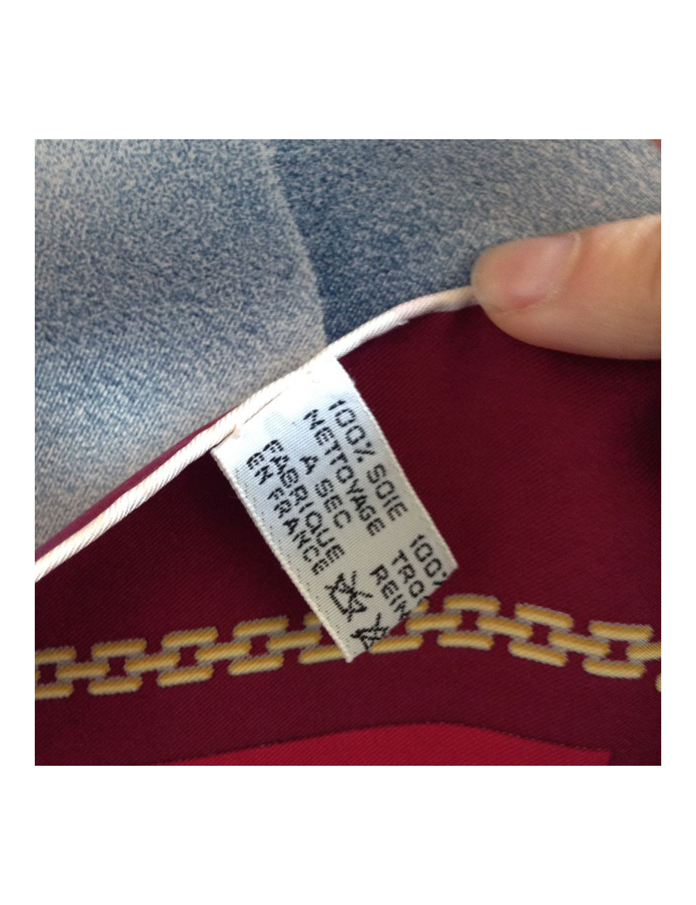 Carré de soie MUST de CARTIER bordeaux