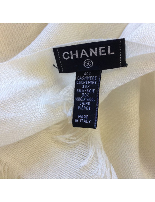 Etole CHANEL écru à bord frangé en cachemire, soie et laine