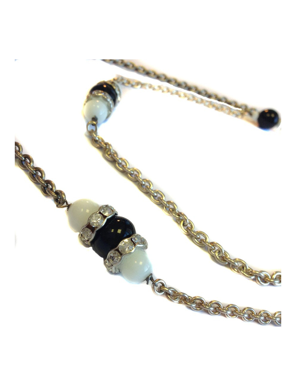 Sautoir MARGUERITE DE VALOIS chaîne argentée, pâte de verre noire et blanche et strass svarowski blanc