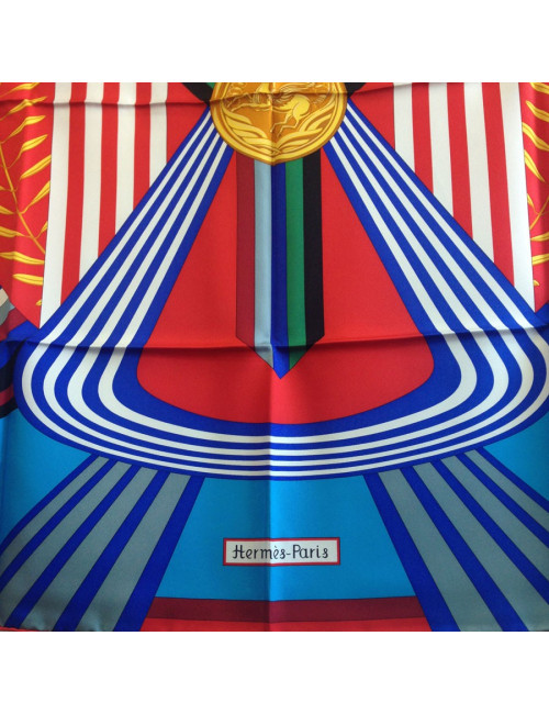 Carré de soie HERMES bleu "Les jeux d'Hermès" 