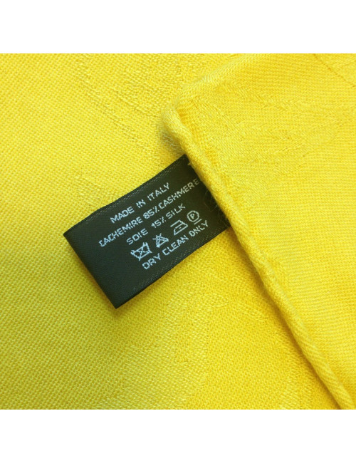 Etole HERMES jaune en cachemire et soie