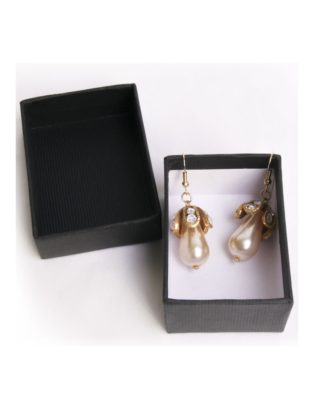 Clous d'oreille MARGUERITE DE VALOIS perle ovale