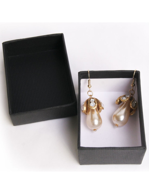 Clous d'oreille MARGUERITE DE VALOIS perle ovale