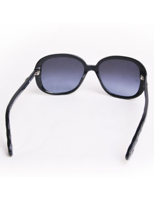 Lunettes de soleil CHANEL branches matelassées