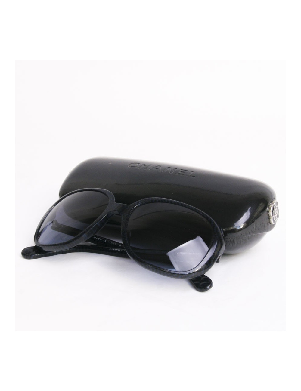 Lunettes de soleil CHANEL branches matelassées