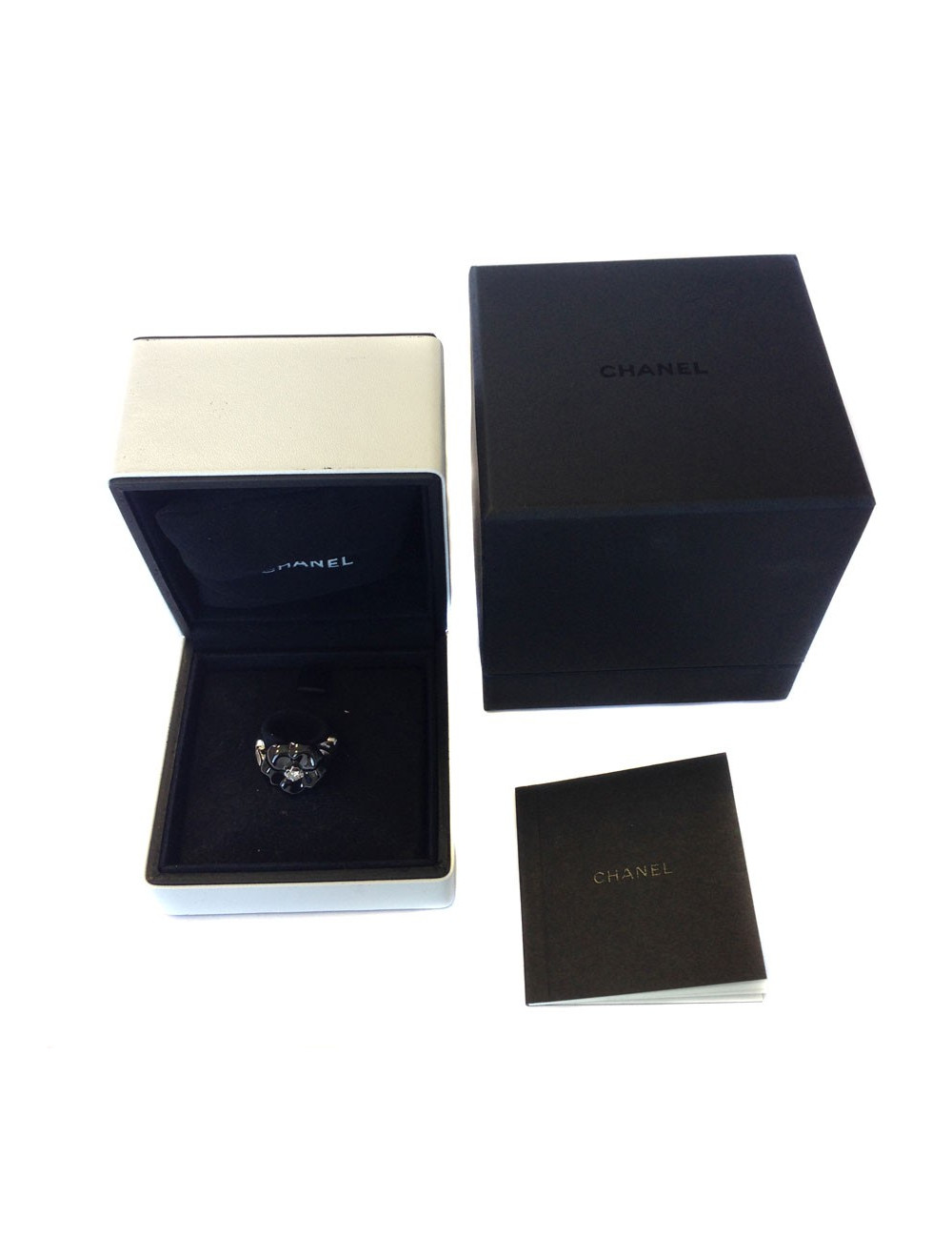 Bague CHANEL camélia diamant céramique et or blanc T54