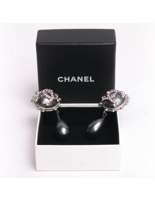 CHANEL earrings with Pearl pending