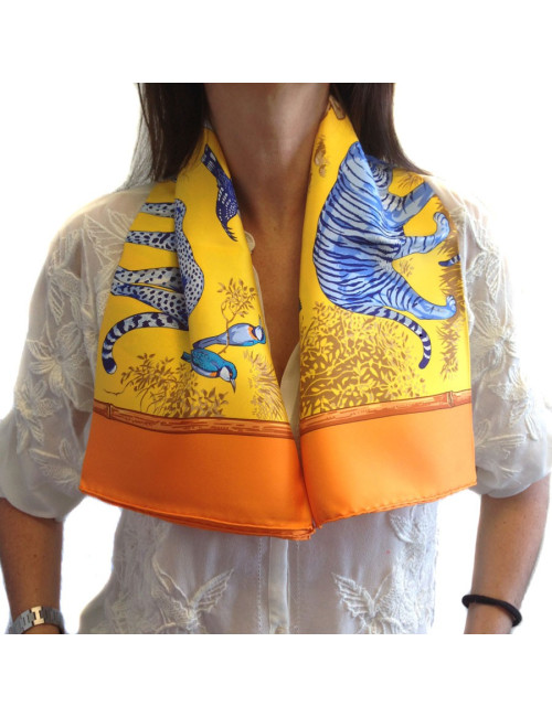Square of silk HERMES yellow "feline tenderness"