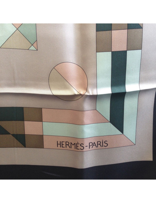 Grand carré HERMES "Psyché" en soie étoupe