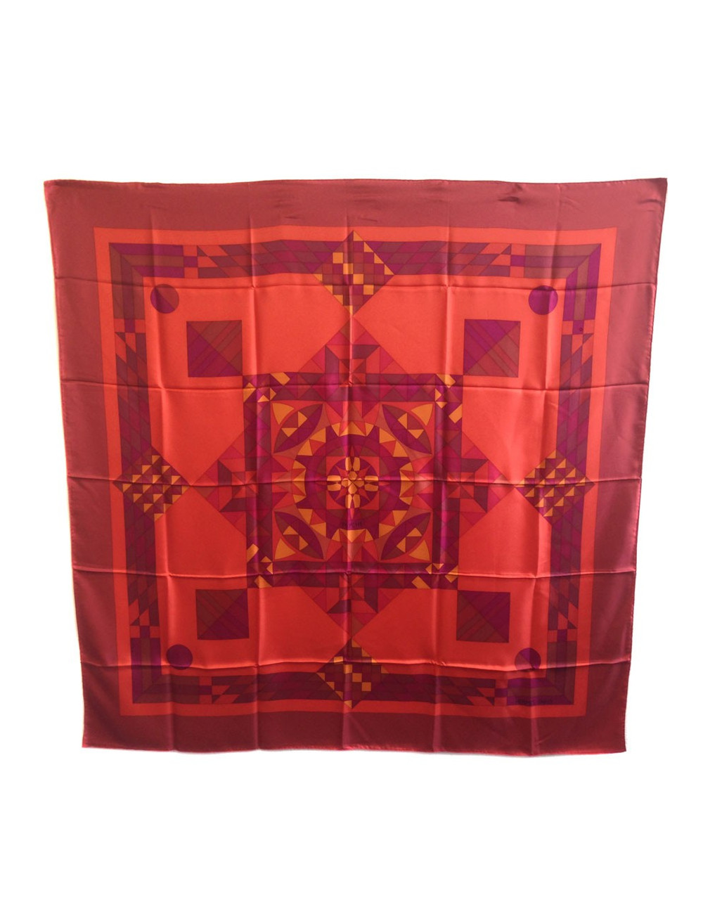 Grand carré HERMES "Psyché" en soie ocre