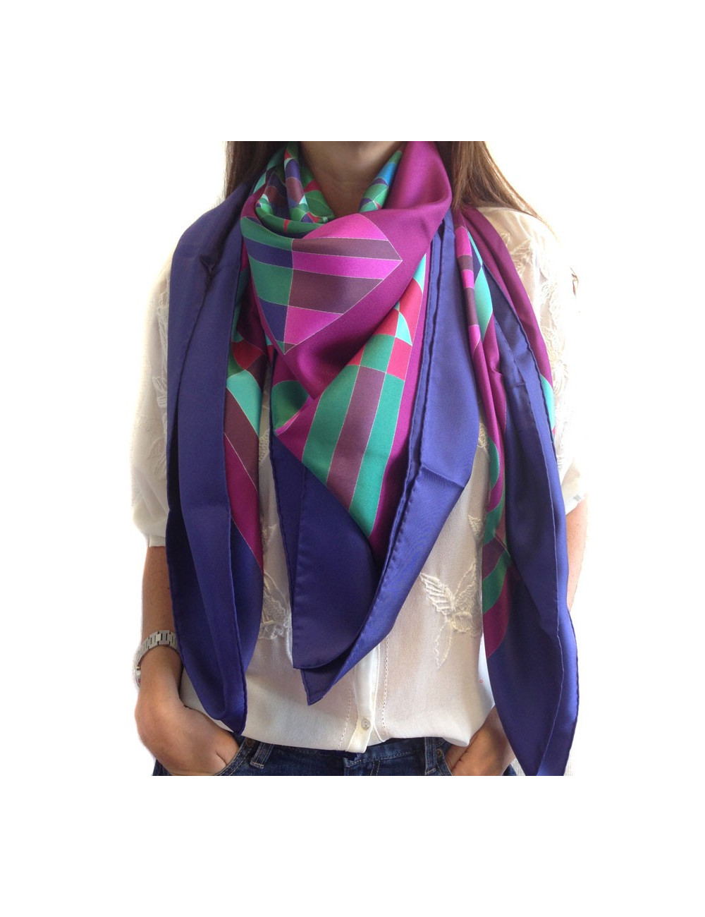 Grand carré HERMES "Psyché" en soie violet