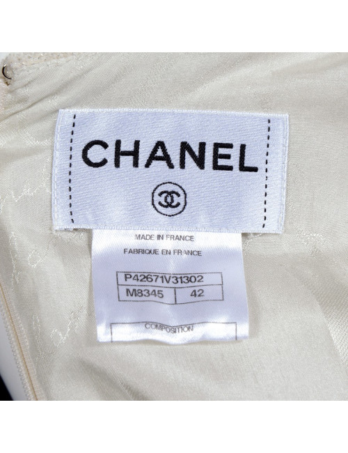 Robe CHANEL T 42 en laine et soie écru et fils d'argent