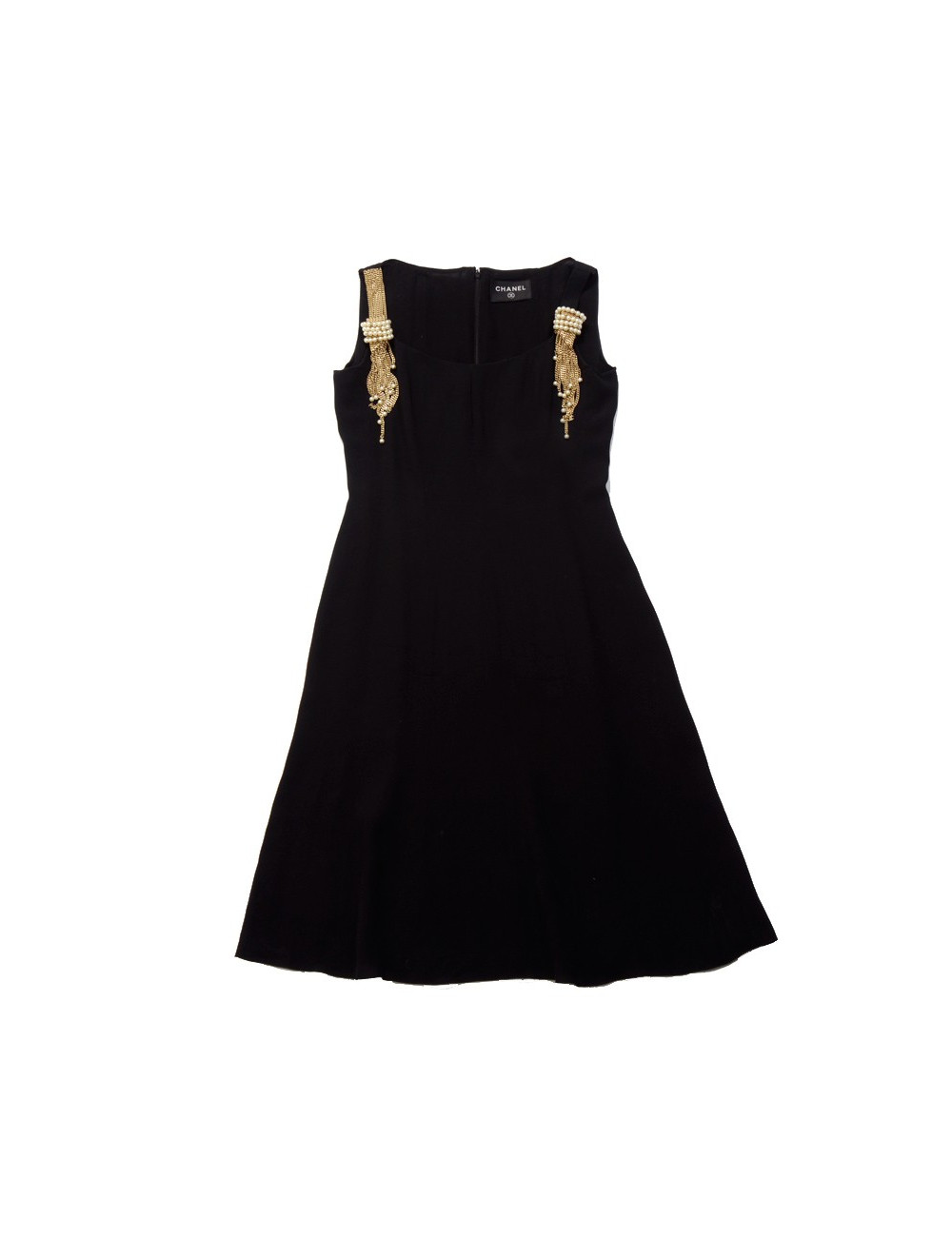 Robe CHANEL T 38 avec bijoux aux épaules