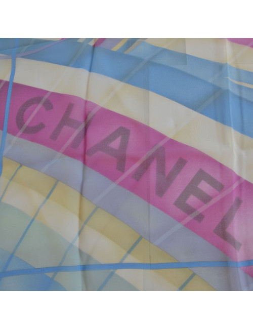 Foulard CHANEL en soie, tons pastels
