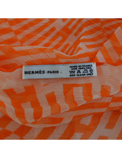 Foulard HERMES en soie froissée orange